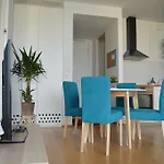 틸리아스테이 아파트 *