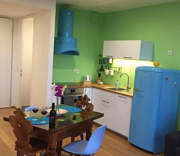 提利亚住宿公寓 *